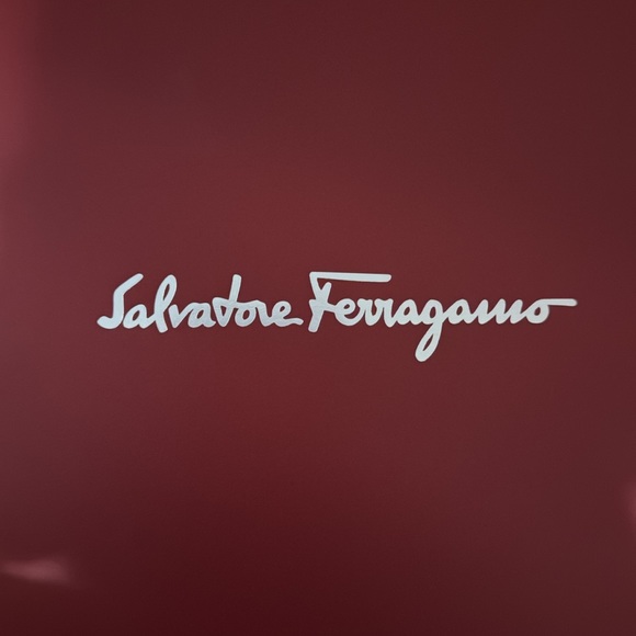 Authentic Salvatore Ferragamo Trifolio Shoulder Leather Bag - Picture 3 of 7